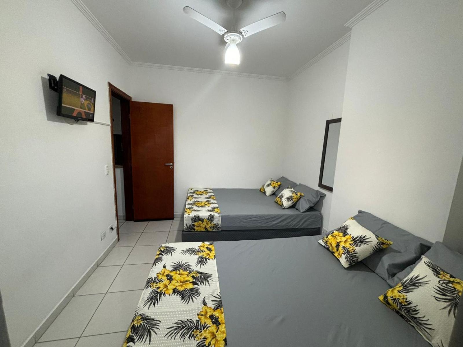 Lindo Apto 300M Praia Da Ocian E Centro - Vista Mar- Varanda Sacada - Wi-Fi 300 Mbps - Vaga De Garagem - Acomoda Ate 6 Pessoas Apartment Praia Grande  Bagian luar foto
