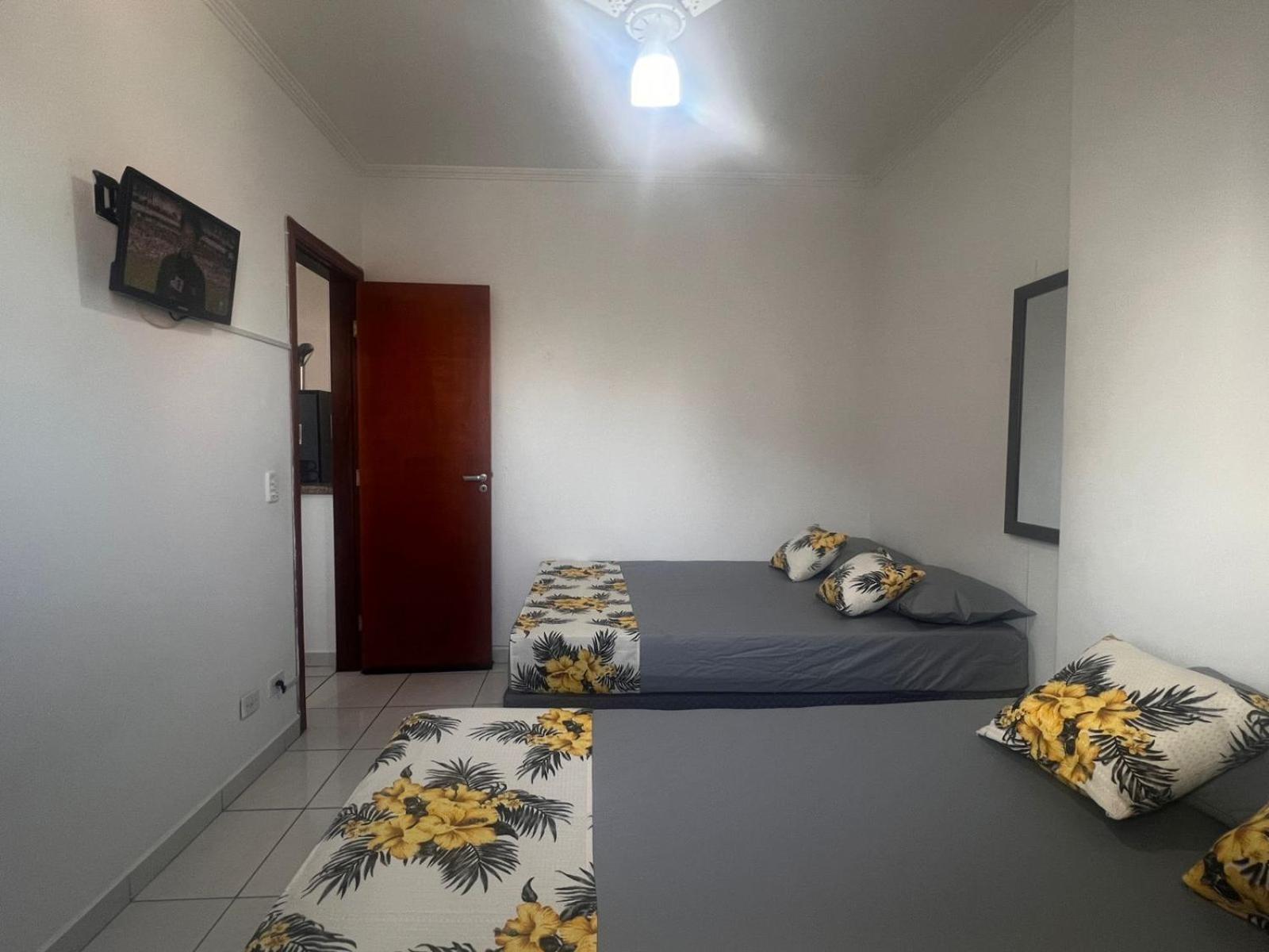 Lindo Apto 300M Praia Da Ocian E Centro - Vista Mar- Varanda Sacada - Wi-Fi 300 Mbps - Vaga De Garagem - Acomoda Ate 6 Pessoas Apartment Praia Grande  Bagian luar foto